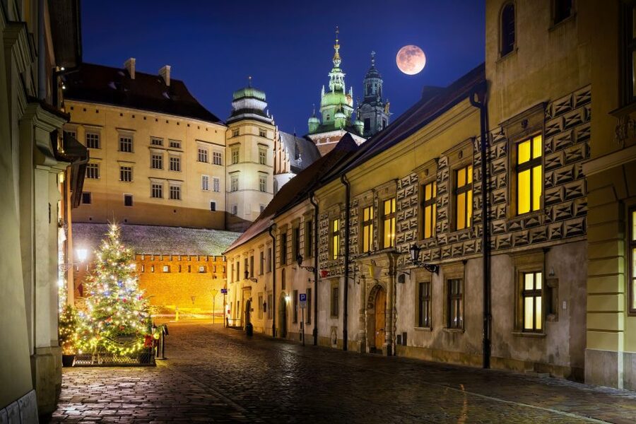 Creepy Krakow: 2-Hour City Walking Tour - Why Krakow works so well after dark