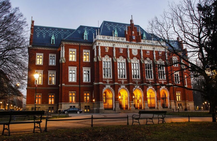 Creepy Krakow: 2-Hour City Walking Tour - Florian Gate and the first Gothic shadows