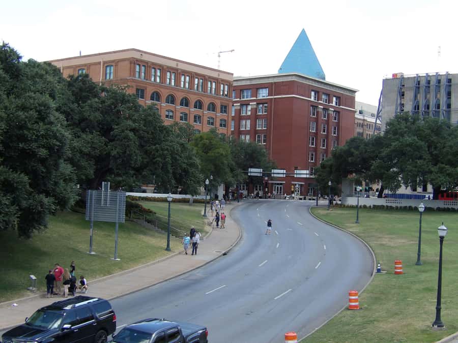 Dallas: JFK Assassination Highlights Walking Tour - Why this one-hour Dallas tour works