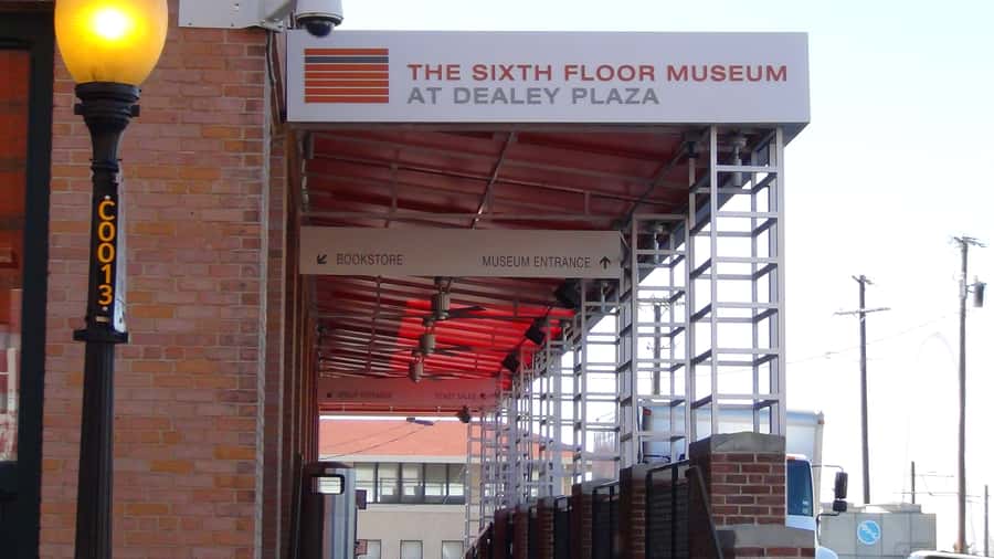 Dallas: JFK Assassination Highlights Walking Tour - Starting at the JFK Memorial Plaza