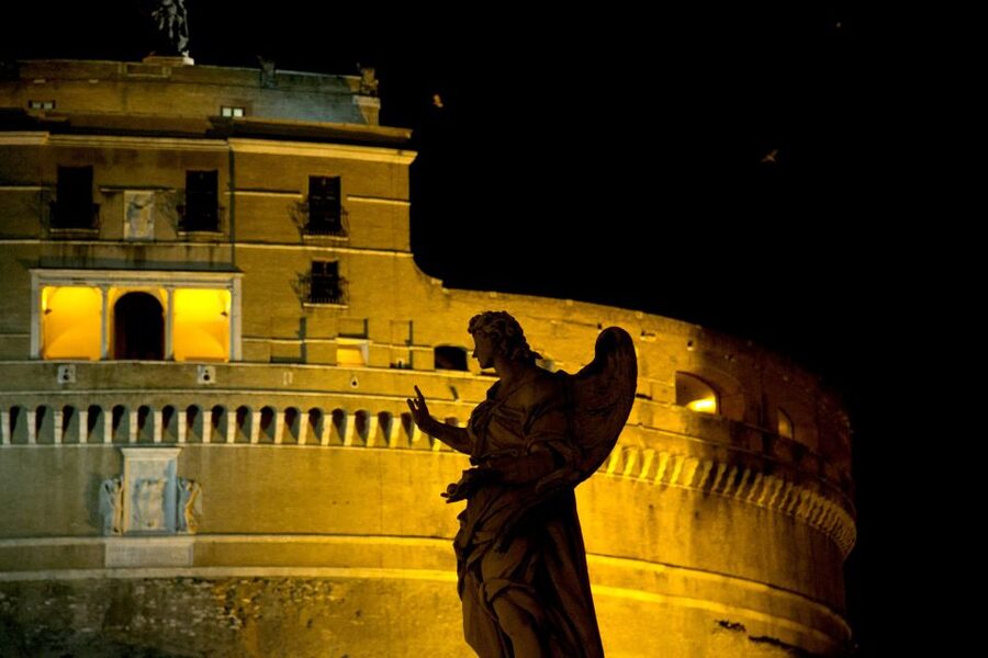 Dark Heart of Rome - Facts, Legend & Mystery Walking Tour - Corso Vittorio Emanuele II and the quieter lanes