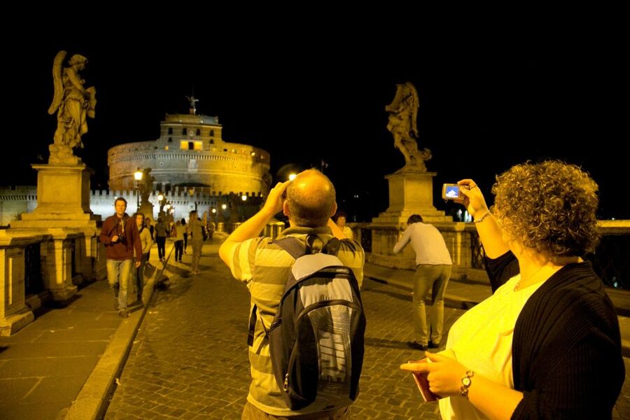 Dark Heart of Rome - Facts, Legend & Mystery Walking Tour - Finishing near Castel Sant’Angelo