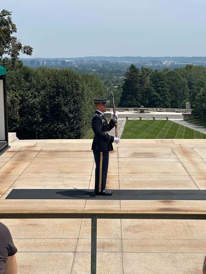 DC: Hop-On Hop-Off with 17 Stops plus Arlington Walking Tour - Practical details that make the day easier