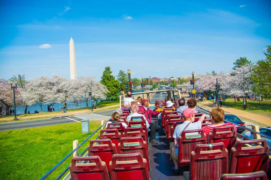 DC: Hop-On Hop-Off with 17 Stops plus Arlington Walking Tour - Museums are close, but your bus plan needs room