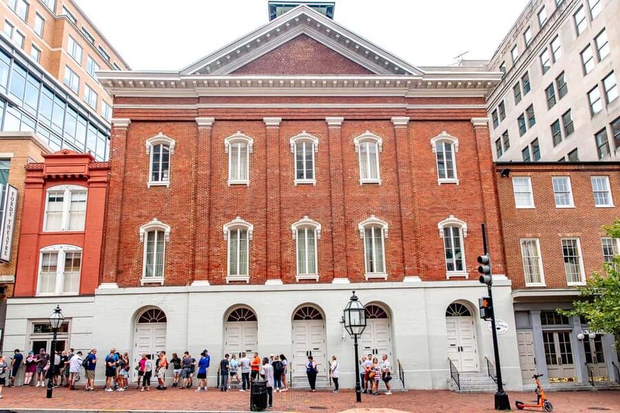 DC: Lincoln Assassination Tour with Ford's Theatre Entry - Key points to know before you book