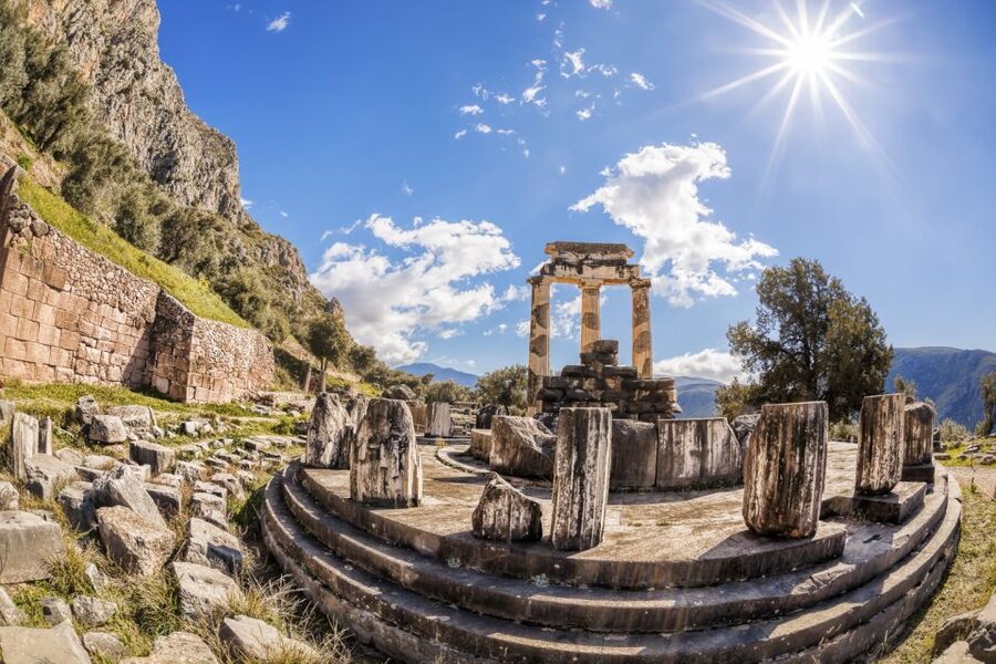 Delphi Guided Walking Tour and Admission Ticket - Why Delphi benefits from a guided walk
