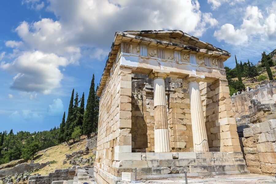 Delphi Guided Walking Tour and Admission Ticket - What the guide adds to the ruins