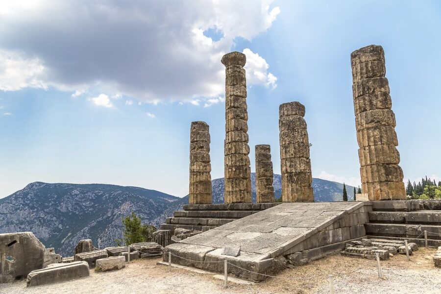 Delphi Guided Walking Tour and Admission Ticket - Meeting points, languages, and timing