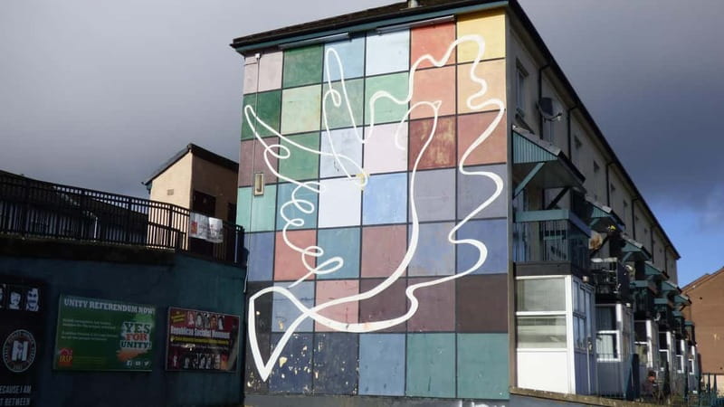 Derry: Bloody Sunday and Bogside Murals Walking Tour - Who should take this Derry walking tour?