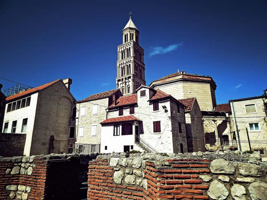 Diocletian's Palace and Old Town SMALL GROUP Walking Tour - Why the Golden Gate is the right starting point