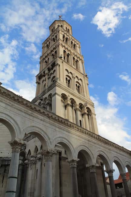 Diocletian's Palace and Old Town SMALL GROUP Walking Tour - Diocletian’s Palace, an imperial home turned city center
