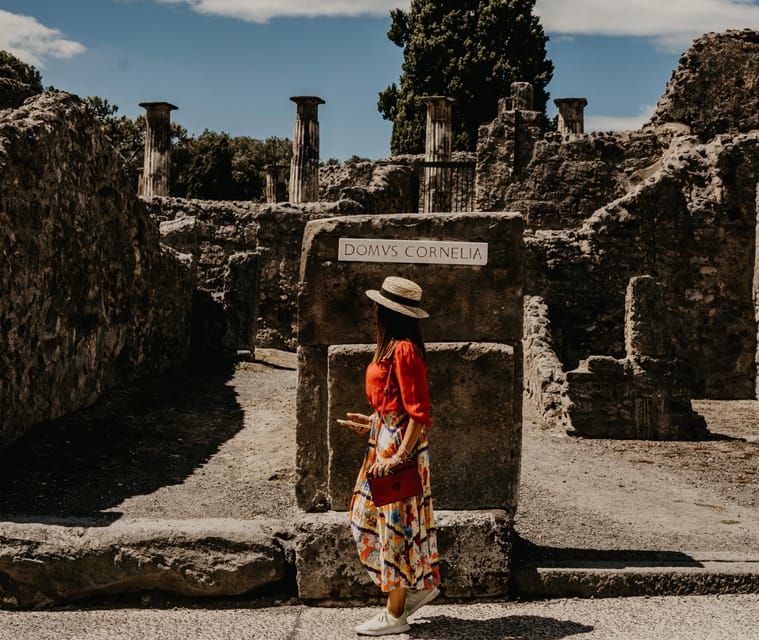 Discover Pompeii: French Walking Tour of the Buried City - Why a guided first look helps at Pompeii