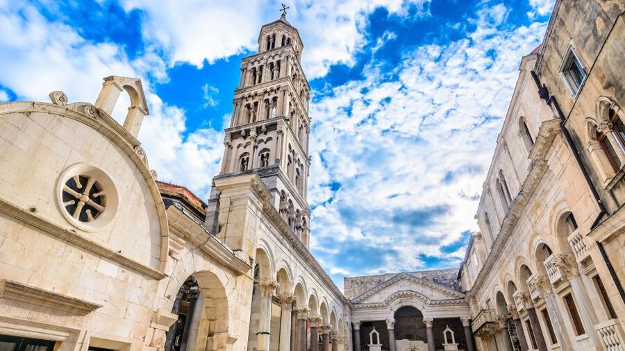 Discover The Old Town Split 1.5h walking Small group tour - Booking details that matter