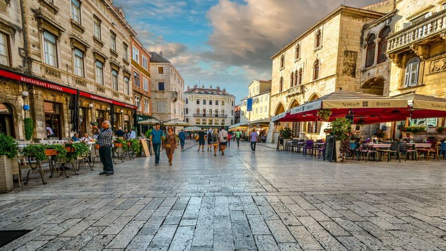 Discover The Old Town Split 1.5h walking Small group tour - Why Split’s Old Town works so well on foot