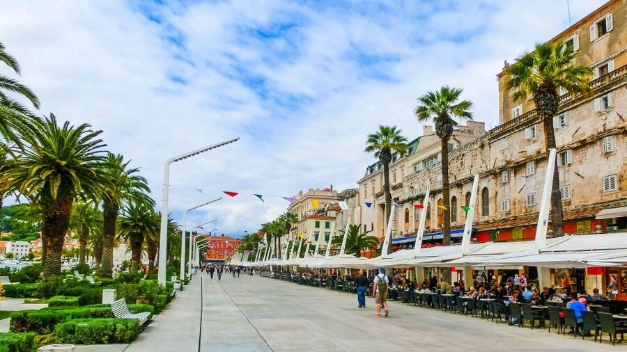 Discover The Old Town Split 1.5h walking Small group tour - Heat, shade, and the physical side of the walk