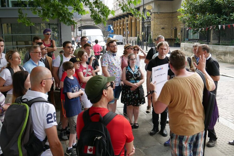 Doctor Who London Walking Tour - Tracing Rose and the Nestene signal