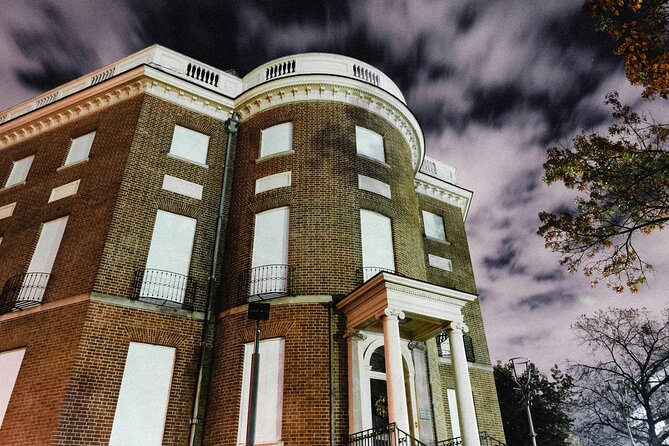 Dreaded Dead Descent of the District: DC Ghost Tour - The guide can make or break the evening