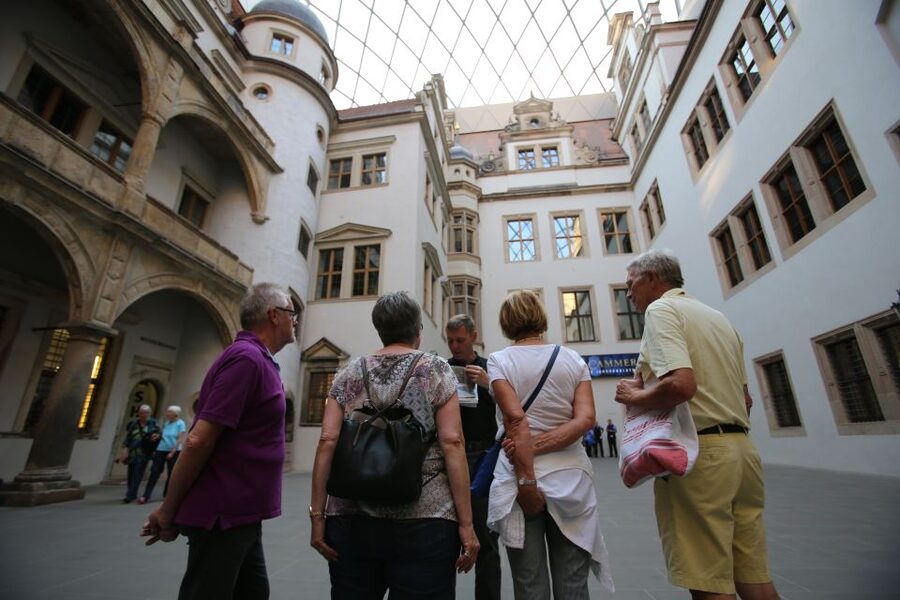 Dresden: Private Guided Walking Tour - Dresden’s Baroque center in two useful hours