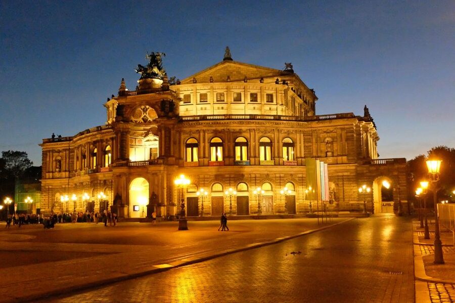 Dresden: Shared Small Group Walking Tour in English - Key points to know before you book