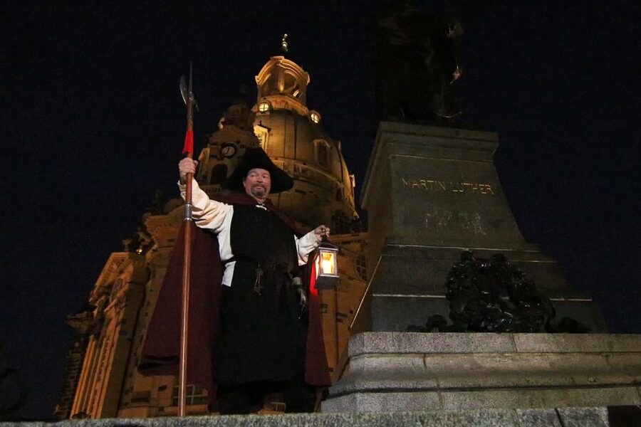 Dresden: Walking Tour with a Night Watchman including a Meal - Practical timing and booking advice