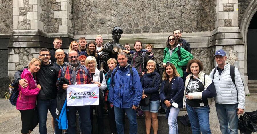 Dublin Highlights: 2.45-Hour Walking Tour in Italian - A three-hour introduction to Dublin’s center