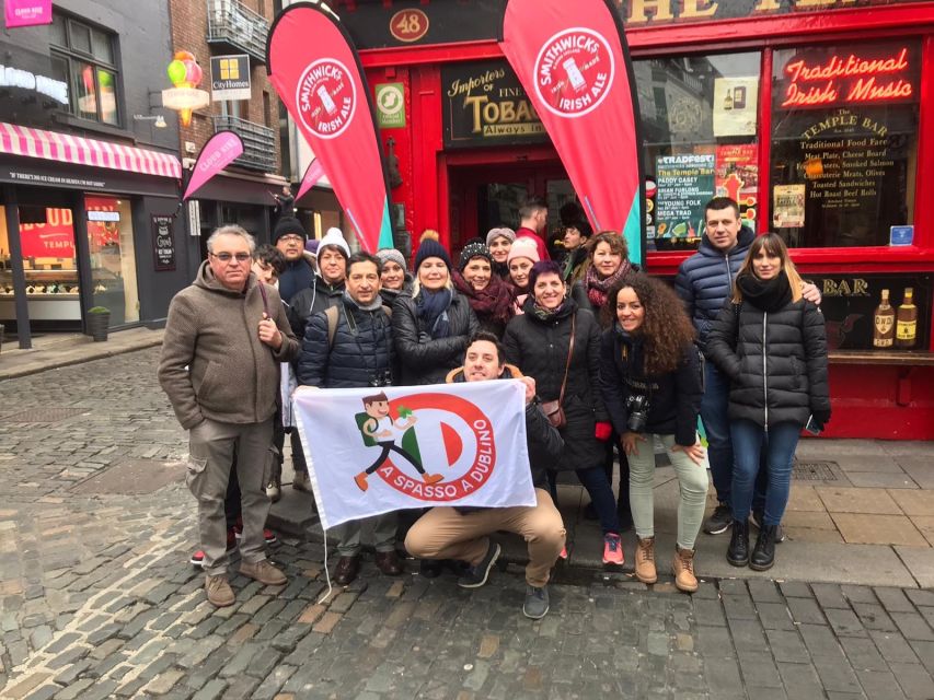 Dublin Highlights: 2.45-Hour Walking Tour in Italian - Dublin Castle and the story of British rule