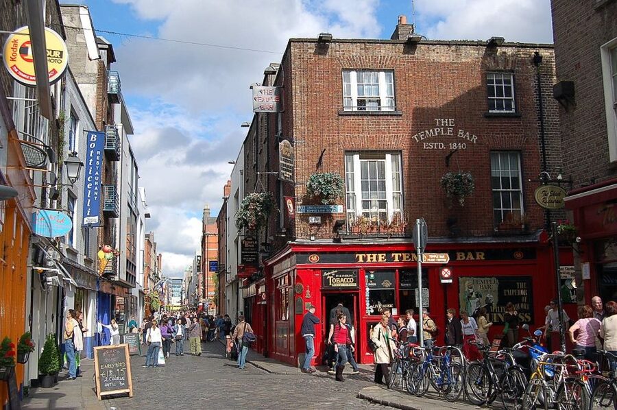 Dublin: Highlights and Hidden Corners Walking Tour - Henry Street, Moore Street, and everyday Dublin