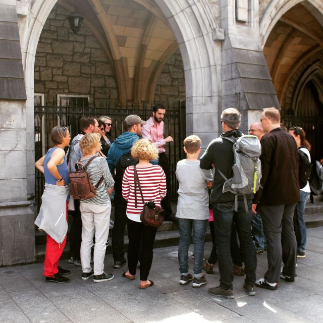 Dublin: Highlights and Hidden Corners Walking Tour - Trinity College and the former Parliament House