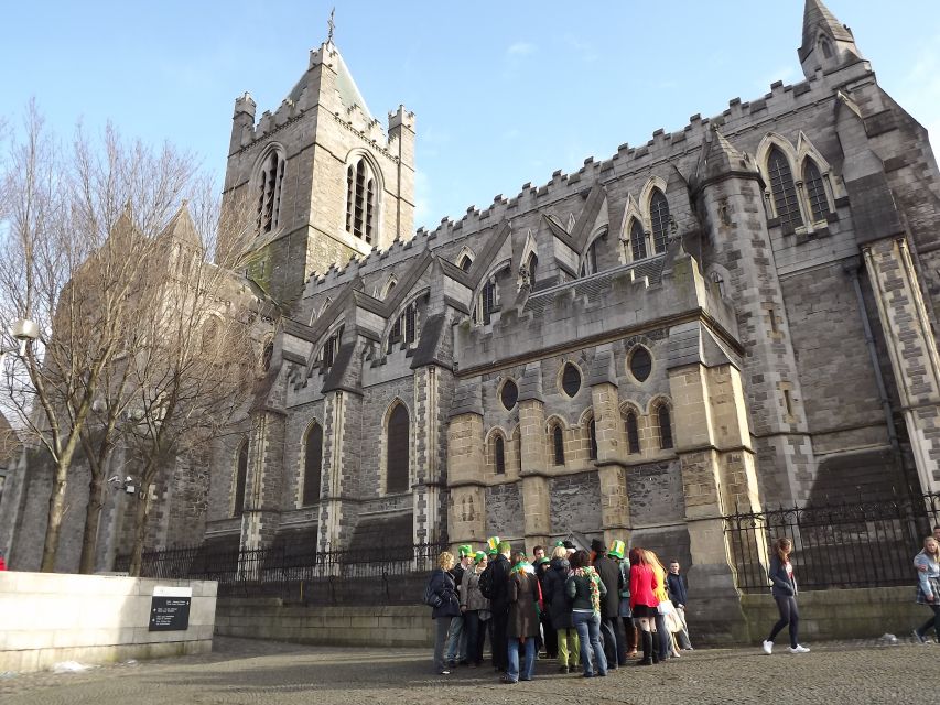 Dublin: Highlights and Hidden Corners Walking Tour - Dame Street, City Hall, and the castle quarter