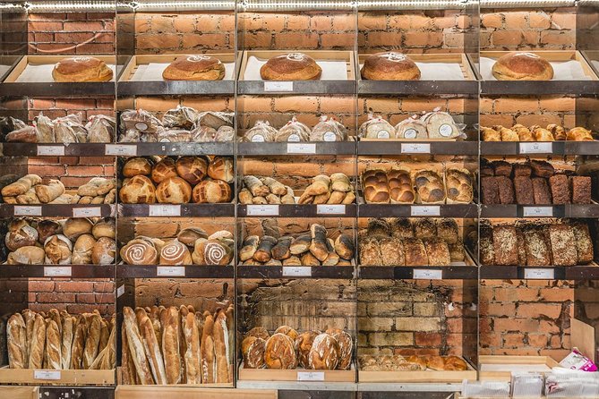 Dublin Historical Centre Food Tour with 8 Food Tastings & Drinks - Warm sausage rolls and the secret dish