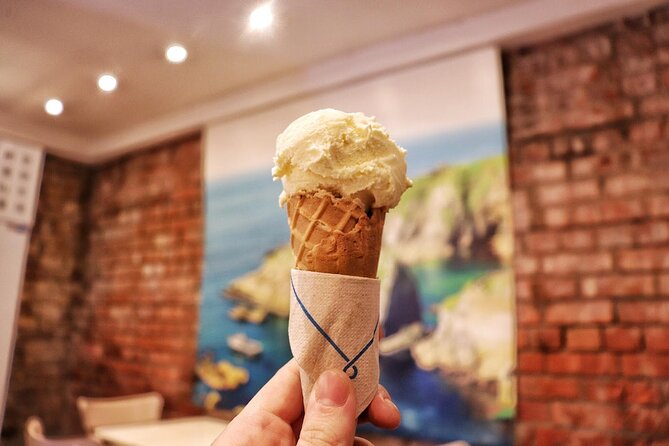 Dublin Historical Centre Food Tour with 8 Food Tastings & Drinks - Ice cream near Grafton Street