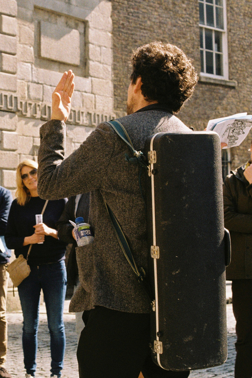 Dublin: Irish Music Walking Tour with Live Performance - What the $27 price buys you