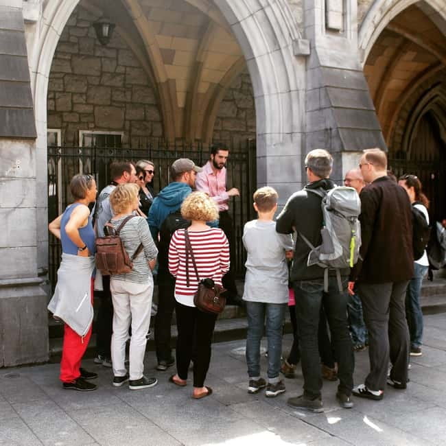 Dublin: Sightseeing Walking Tour in German - Meeting House Square and Temple Bar