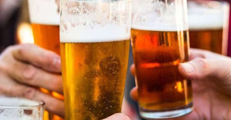 Dublin: Traditional Pubs Walking Tour with Local Guide - Four pubs, four different chances to see Dublin