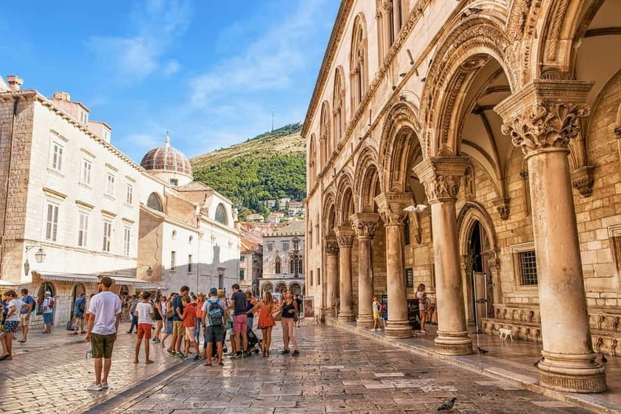 Dubrovnik: City Walls, Old Town Walking Tour & Adriatic View - The Franciscan Monastery and Dubrovnik’s working pharmacy