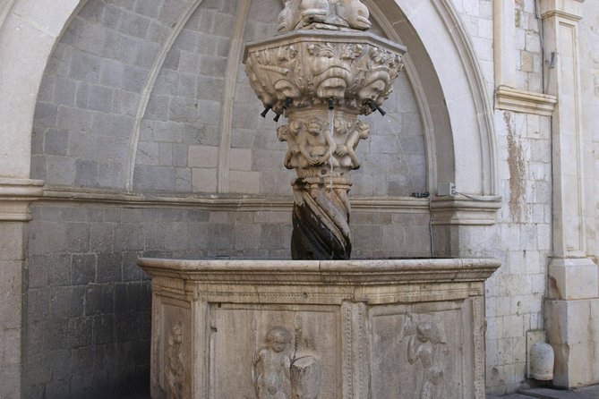 Dubrovnik Discovery Old Town Walking Tour - Luza Square and the cluster of major landmarks