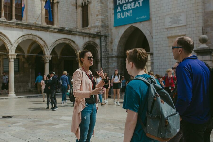 Dubrovnik: Early Bird Walking Tour - Orlando’s Column and Sponza Palace