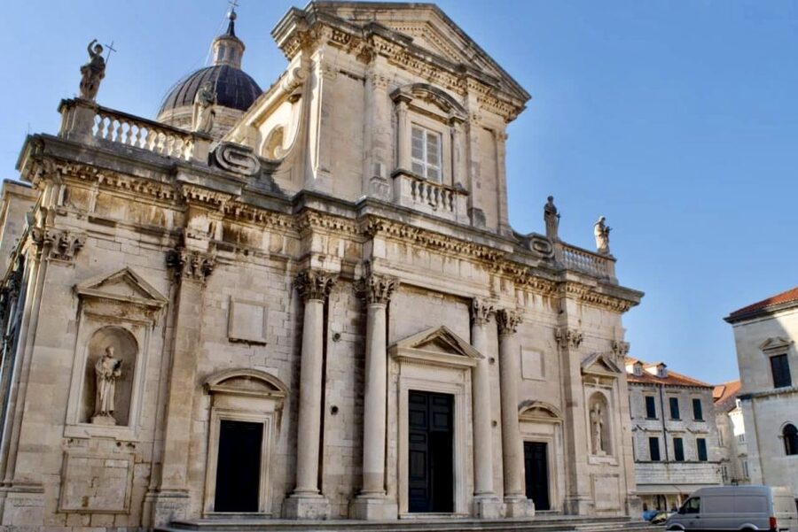 Dubrovnik: Old Town Walking Tour - Dubrovnik Cathedral and the Old Port
