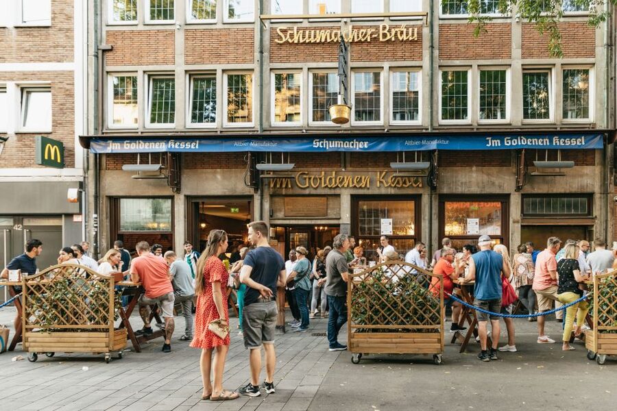 Düsseldorf: Altbier-Safari Beer Walking Tour - Five beers for $43: is it good value?