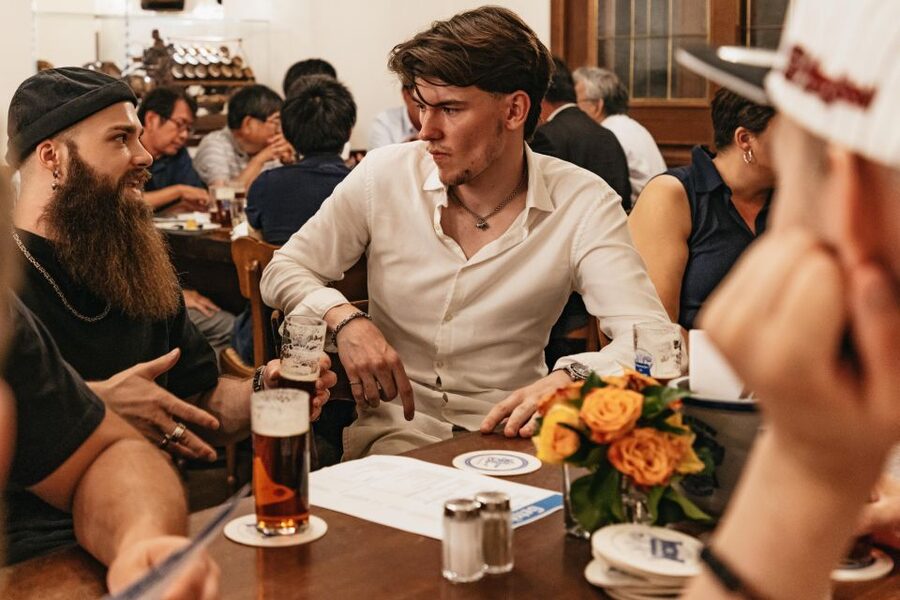 Düsseldorf: Altbier-Safari Beer Walking Tour - Füchschen on Ratinger Straße