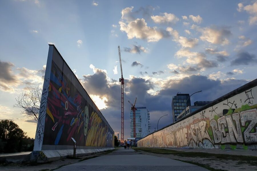 East Berlin and the Wall: Walking Tour - Timing, pickup, and what to bring