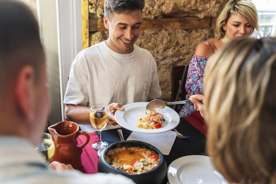 Eat & Walk Through Lisbon: A Local Food & Wine Experience - Why Baixa is the right place for a Lisbon food walk