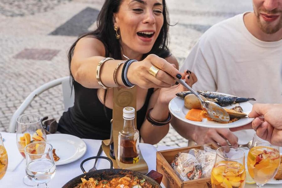 Eat & Walk Through Lisbon: A Local Food & Wine Experience - Rua da Vitória, petiscos, and the first proper tastings