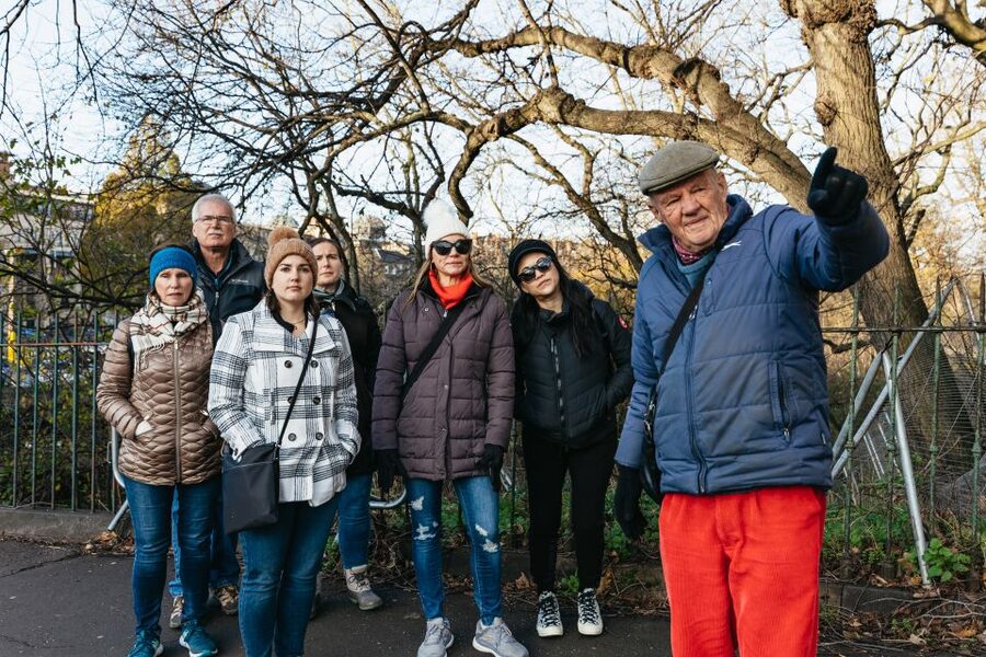 Edinburgh: 3-Hour Guided Walking Tour - City Chambers, Mercat Cross, and Parliament Square