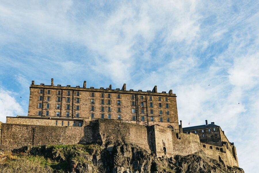 Edinburgh: 3-Hour Guided Walking Tour - A short pause at the Jolly Judge
