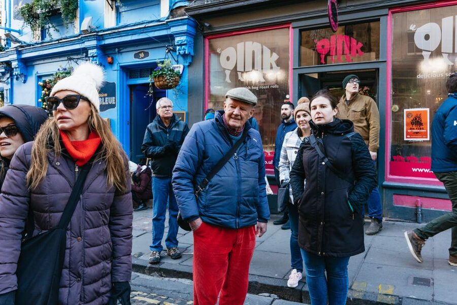 Edinburgh: 3-Hour Guided Walking Tour - Deacon Brodie’s Tavern and the stories behind famous names