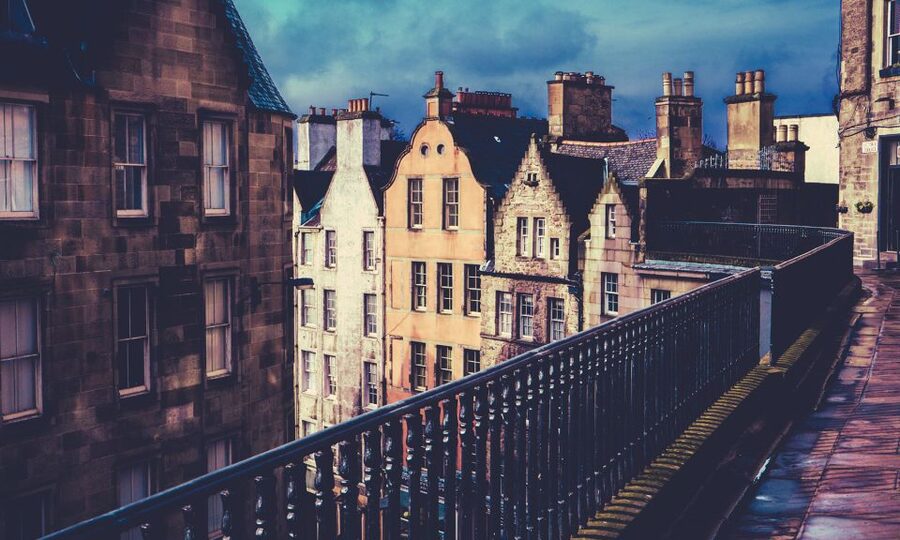 Edinburgh: 3-Hour Historical Walking Tour in Italian - Victoria Terrace, Victoria Street, and Grassmarket