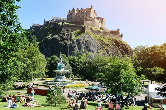 Edinburgh Castle Guided Walking Tour in English - What the guide explains inside the castle grounds