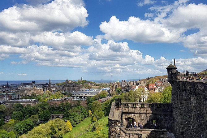 Edinburgh Castle Guided Walking Tour in English - The walk uphill gives the castle a sense of place