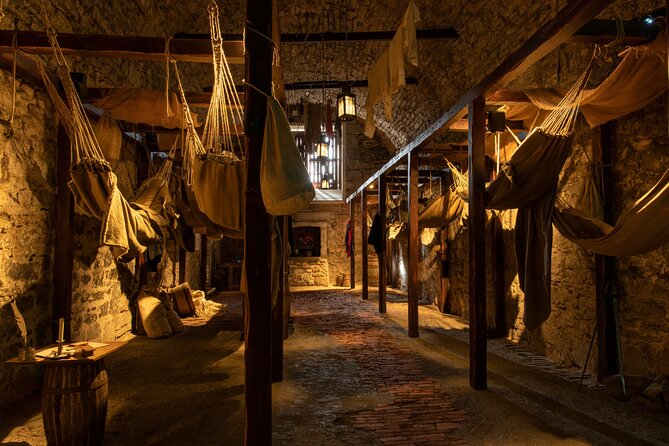 Edinburgh Castle: Guided Walking Tour with Entry Ticket - The Great Hall, Royal Palace, and what you explore later